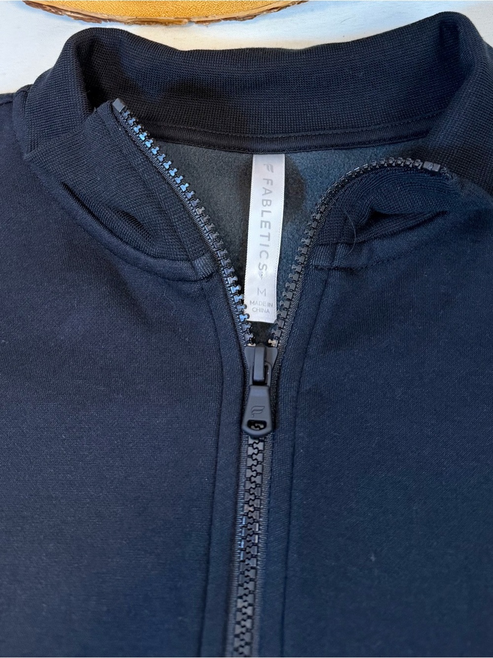 Fabletics Black half zip cropped sweatshirt Catrina Mock Neck Pullover Medium - Picture 5 of 6